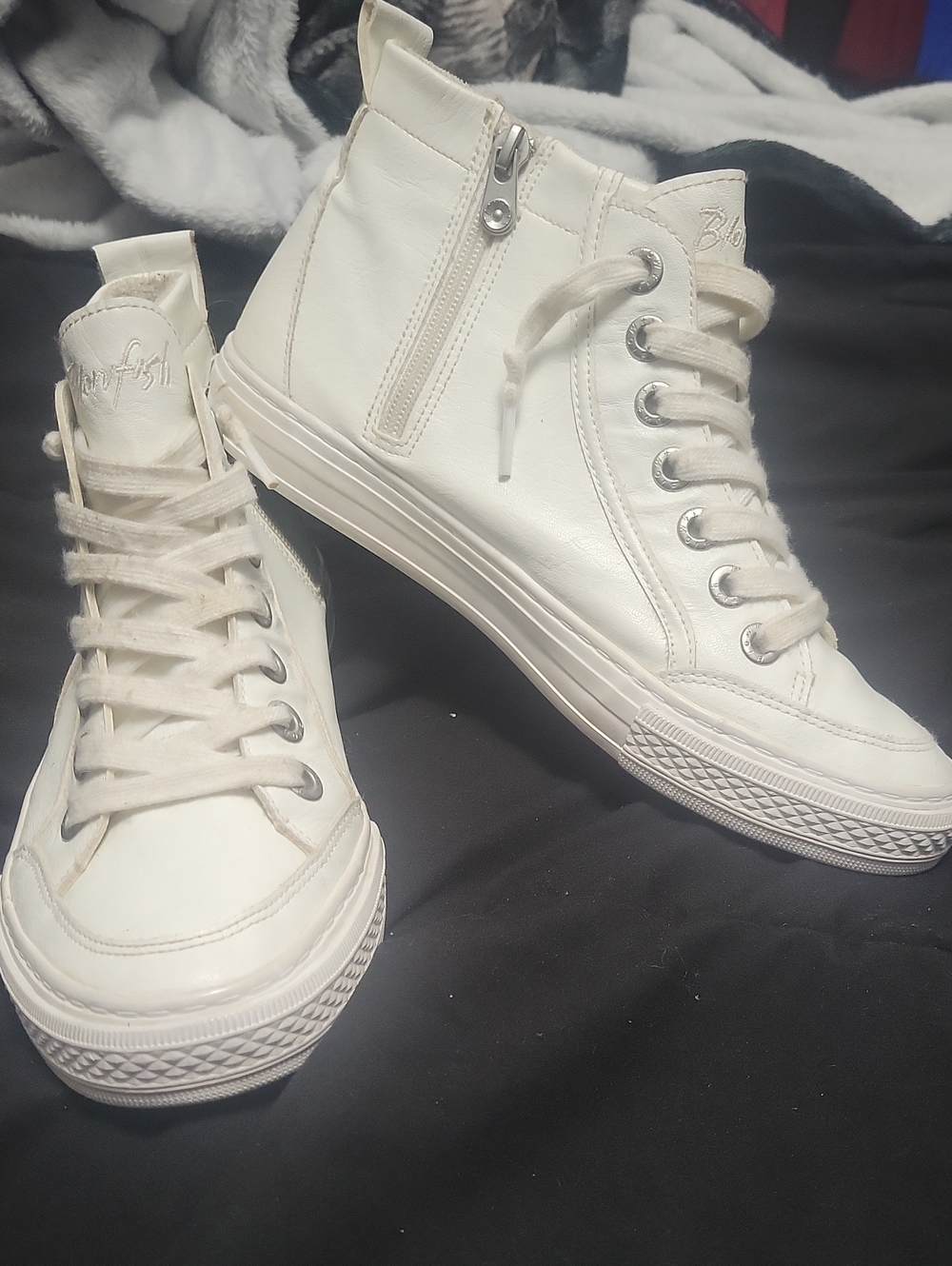 Blowfish Malibu 8.5-9 Klaire White Faux Leather High Top Sneakers
